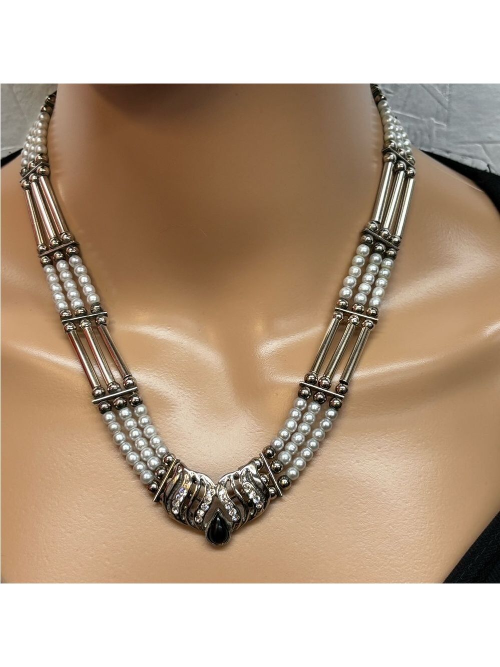 Vintage multi strand  faux pearl necklace
